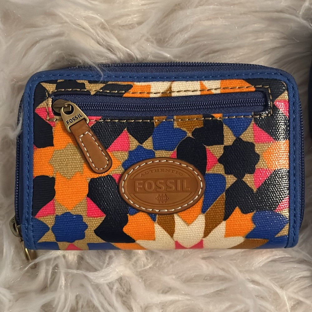 Fossil Crossbody Bag With Matching Wallet - image 5